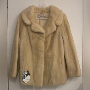 Zinman Furs. 100% Genuine Fox Fur Coat